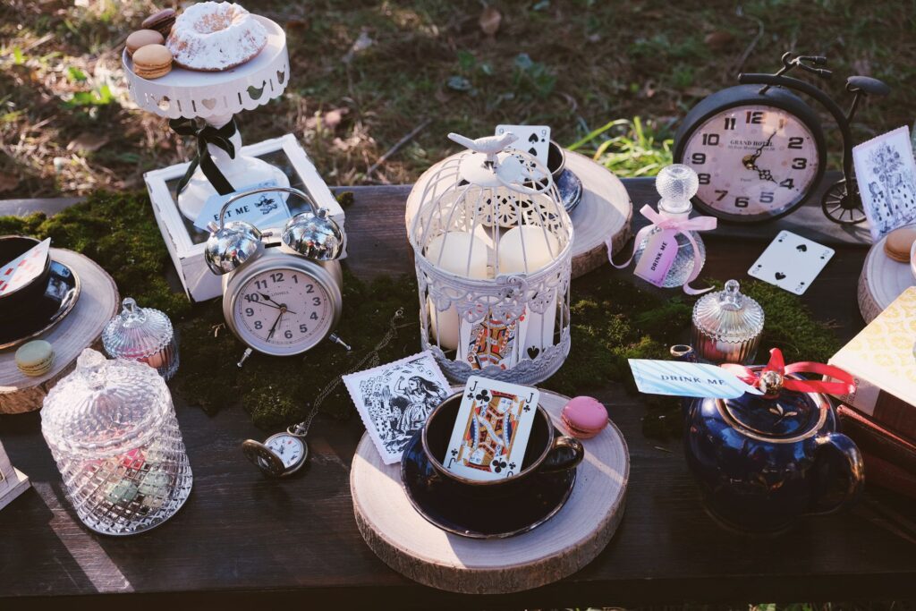 luxury picnic a tema Alice nel paese delle meraviglie